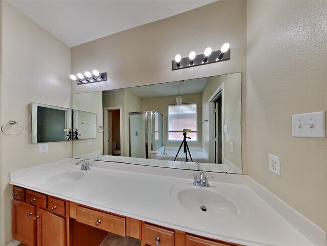 Building Photo - 21349 Thurston Crossing Dr