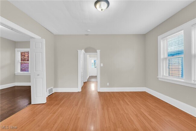 Building Photo - 1512 W 116th St