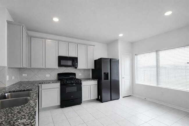 Building Photo - 511 Pulitzer Dr