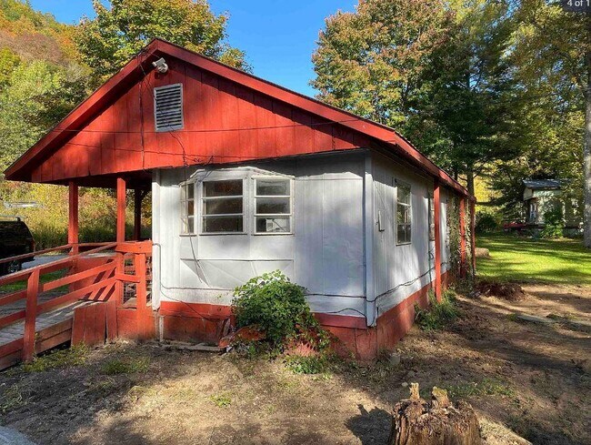 Building Photo - 100 Tonys Ln