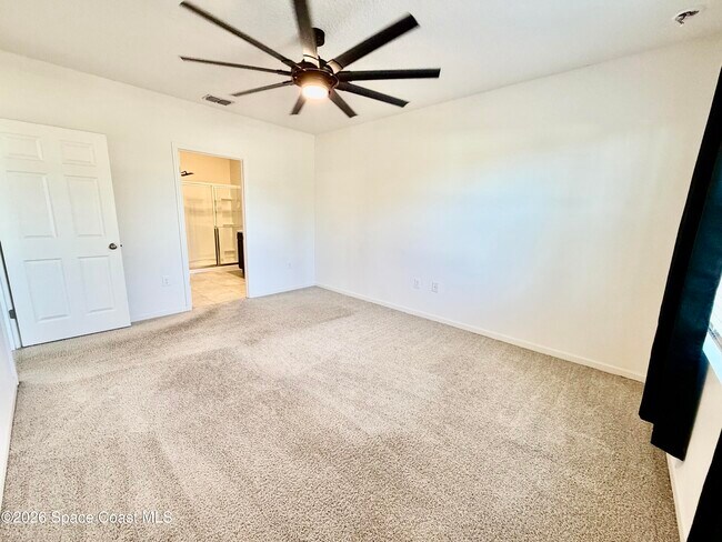 Building Photo - 388 Coyote Dr