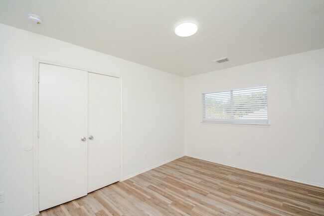 Building Photo - 9107 Dairy View Ln