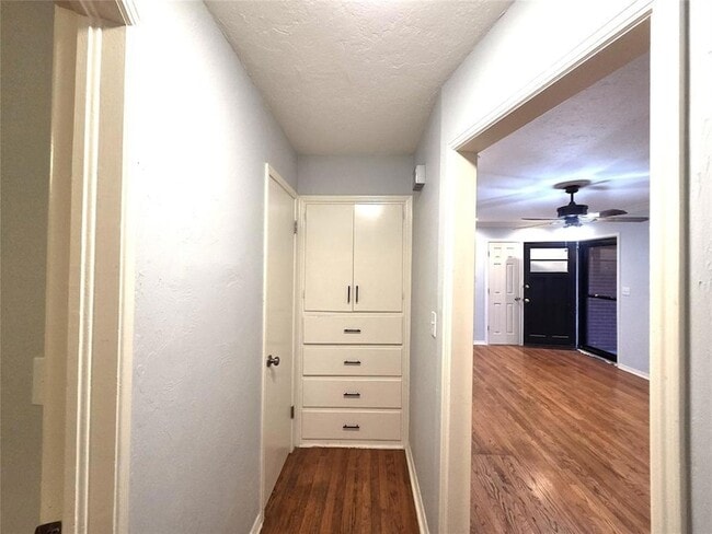 Building Photo - 4701 N Independence Ave