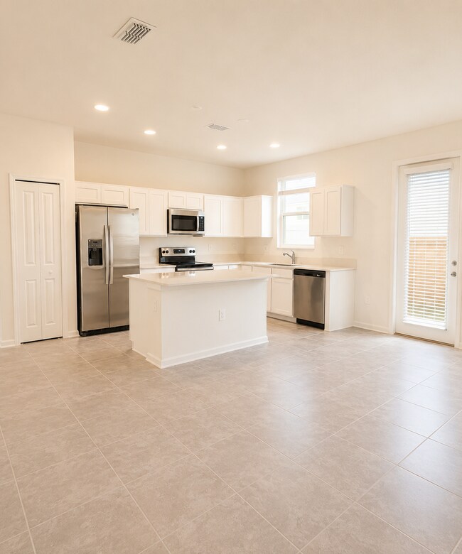 Building Photo - 409 Bogey Dr