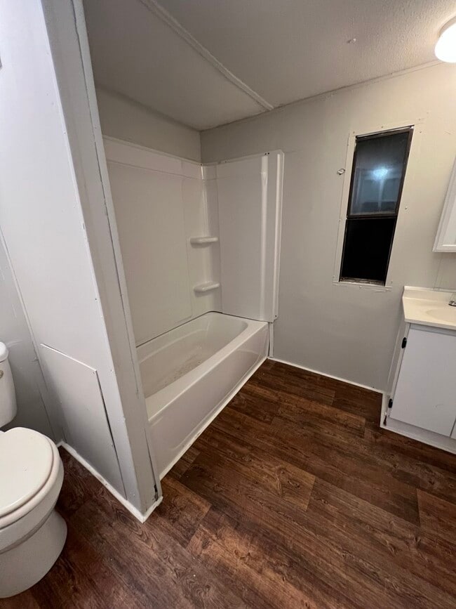 Building Photo - 691 Julia St