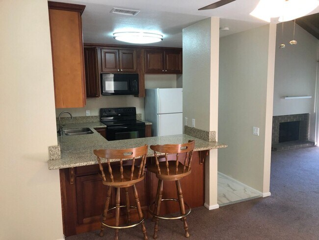 Building Photo - NICE 2ND STORY CONDO IN WOODSIDE SIERRA GA...