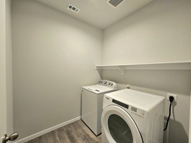 Building Photo - 5449 Red Fern Ln