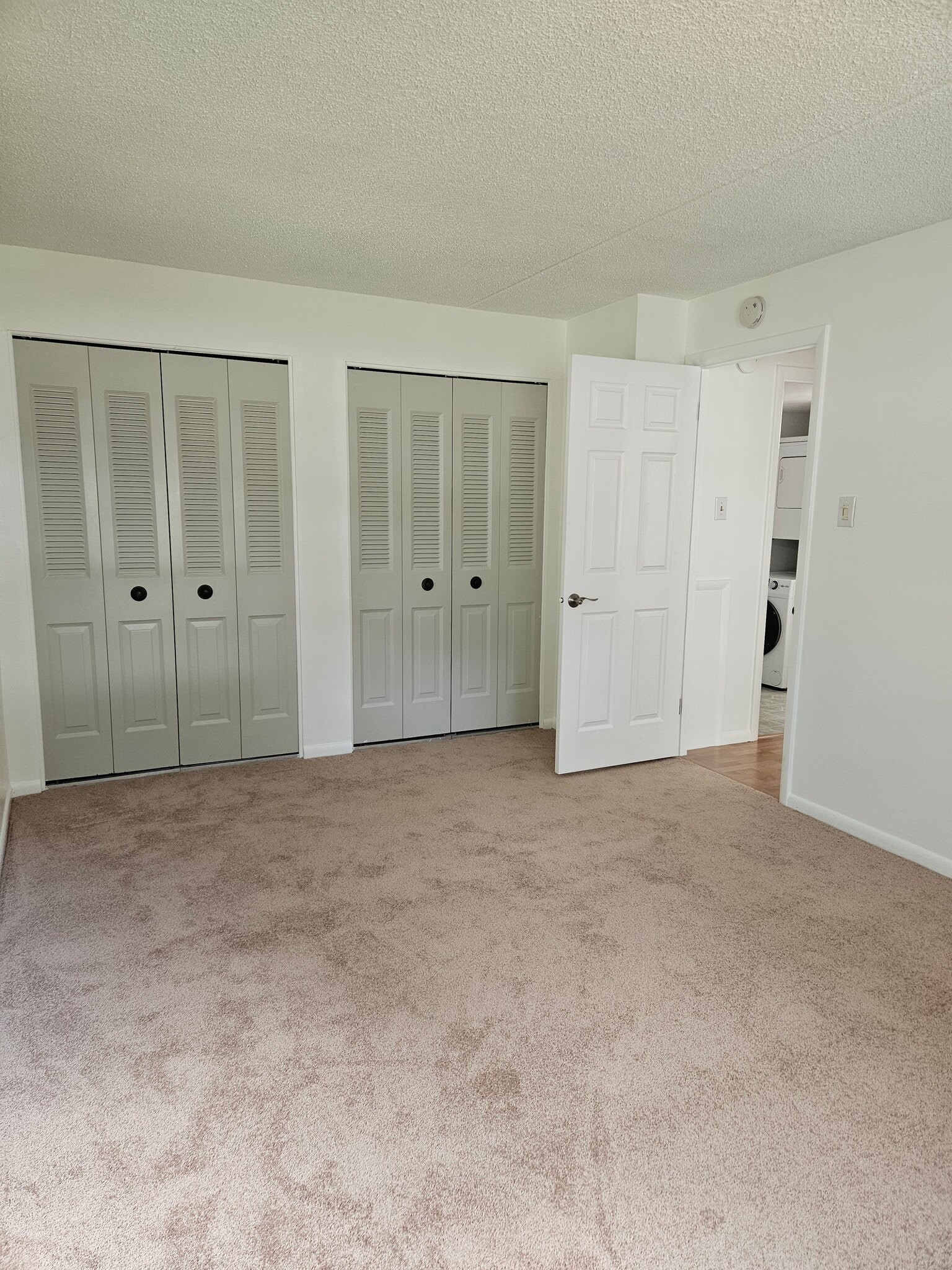 Primary bedroom - 3204 Valley Dr