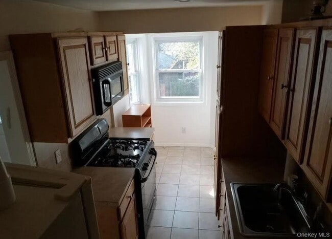 Building Photo - 136-48-136-71 71st Rd