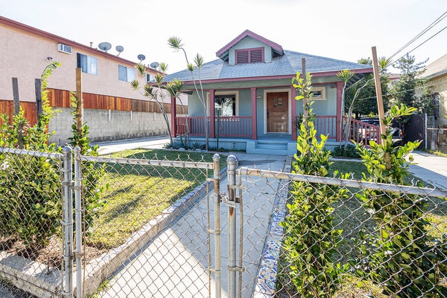 Building Photo - 1616 Bridge St