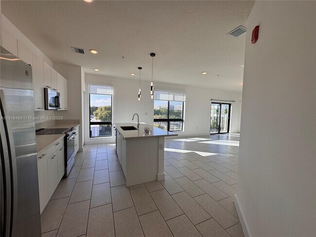 Building Photo - 8167 NW 41st St