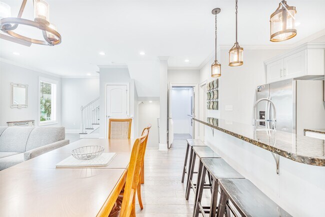 Building Photo - 7401 N Ocean Blvd