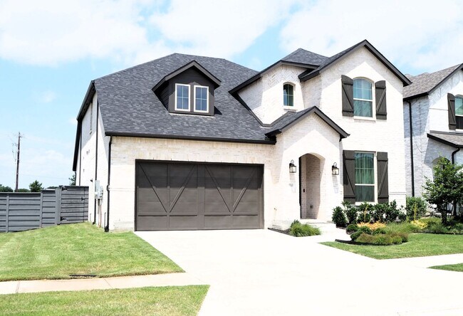 Building Photo - 5009 Shadetree St