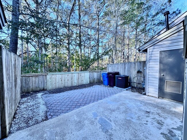 Building Photo - Like New & Ready NOW! 2 Primary Suites w/Private Baths! Reserved Parking, Community Pool & MUCH M...