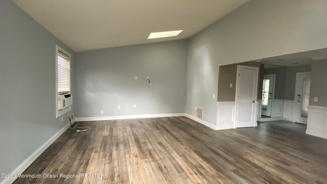 Building Photo - 120 Oak Hill Dr