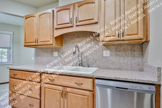 Building Photo - 13610 N 108th Dr