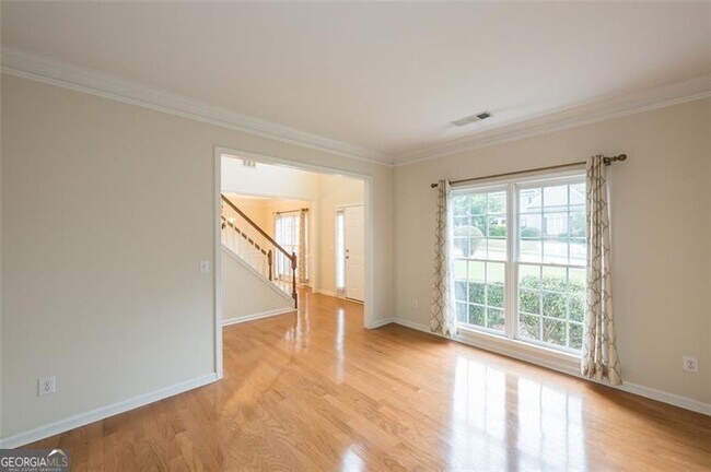 Building Photo - 2404 Gablewood Dr NE