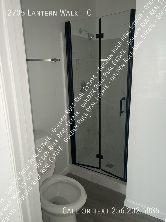 Building Photo - 2705 Lantern Walk SE