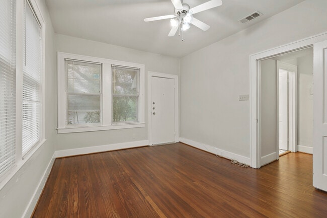 Building Photo - 5930 Velasco Ave