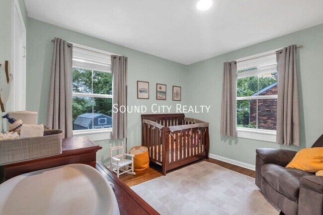 Building Photo - 2929 Emery Dr