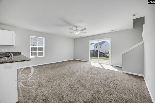 Building Photo - 2058 Mapleton Dr