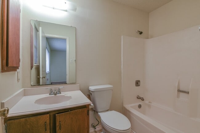 Building Photo - 23027 Banquo Dr