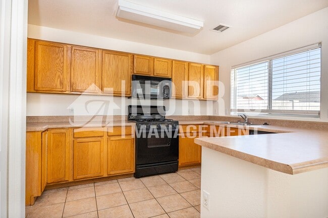 Building Photo - NO HOA in this Amazing Home in Santa Rosa ...