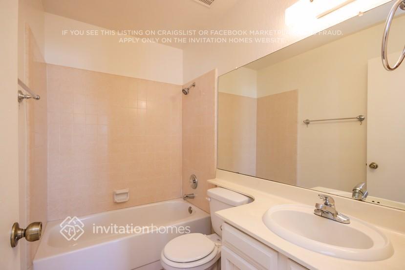 Building Photo - 3943 W Windrose Dr