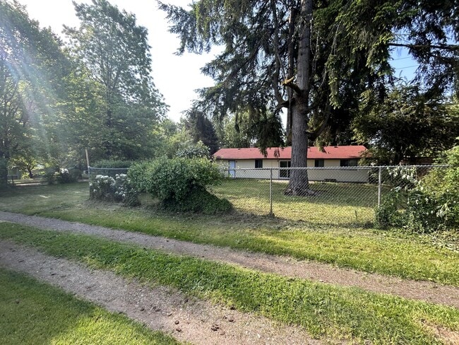 Building Photo - 1838 10th Ave SE