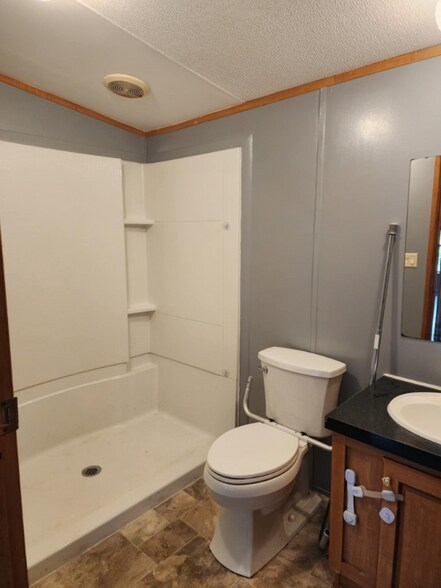 Building Photo - 475 Cold Spring Rd