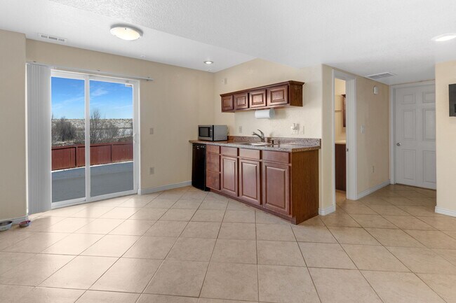 Building Photo - 6994 Ketchum Dr