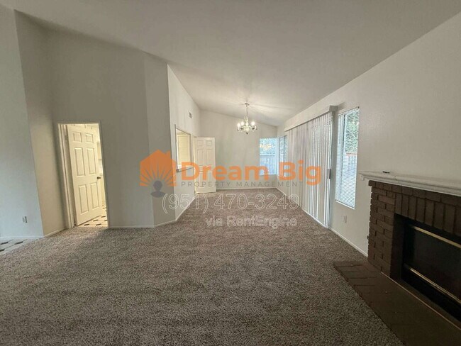 Building Photo - 1585 Stoneykirk Dr