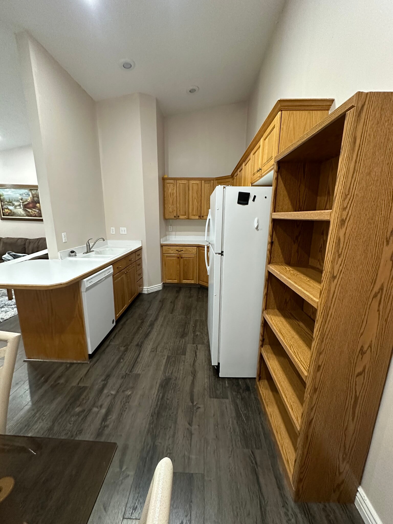 Building Photo - 1559 N Riverside Ave #10