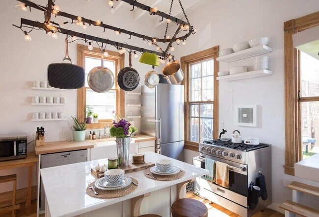 Building Photo - 1901 Palisade Ave