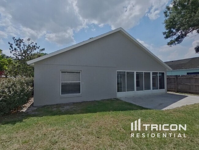 Building Photo - 2950 Canoe Cir