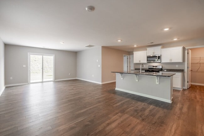 Building Photo - 103 Ashwood Wy