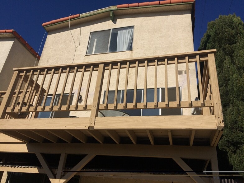 Building Photo - 1642 Carlson Ln