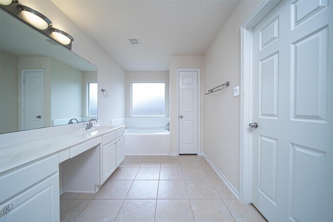 Building Photo - 20547 Upland Fair Ln