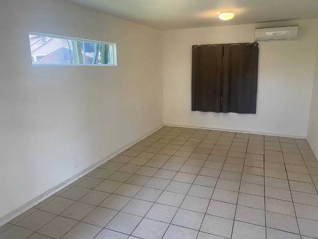 Building Photo - 15432 Saticoy St