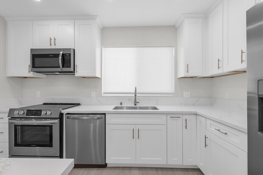 Building Photo - 1575 Manning Ave