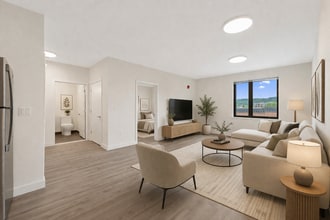 Building Photo - 49 N Day St