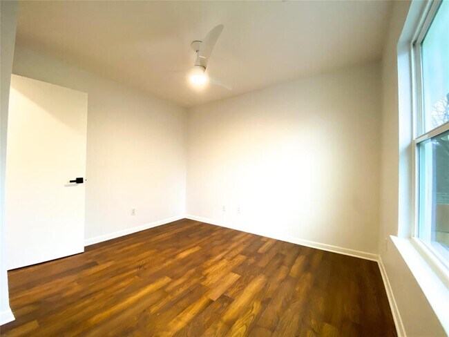 Building Photo - 7208 Meador Ave