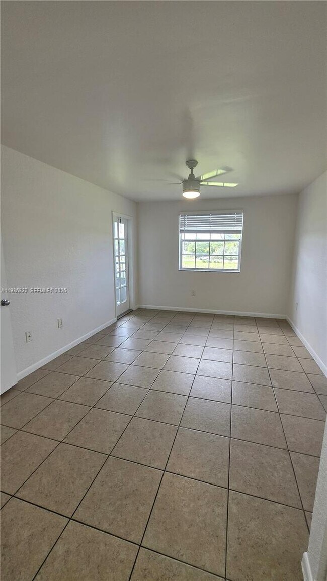Building Photo - 2881 N Oakland Forest Dr