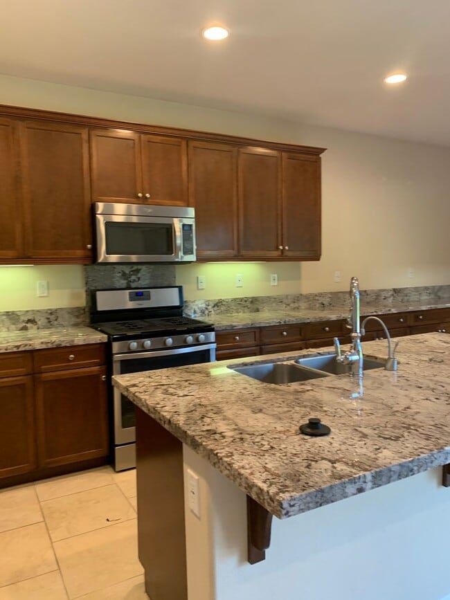 Building Photo - JUST REDUCED Beautiful Southwest Home