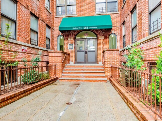 Building Photo - 581 Academy St