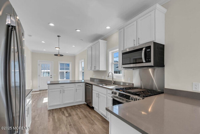 Building Photo - 1708 B St