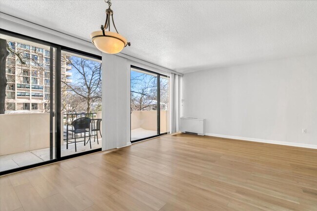 Building Photo - 4141 Henderson Rd