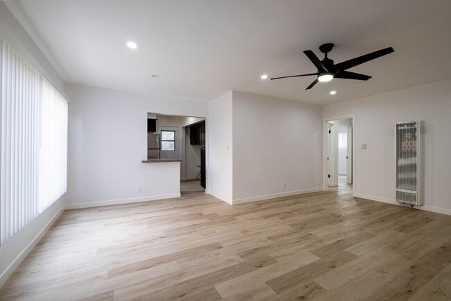 Building Photo - 608 Illinois Ct