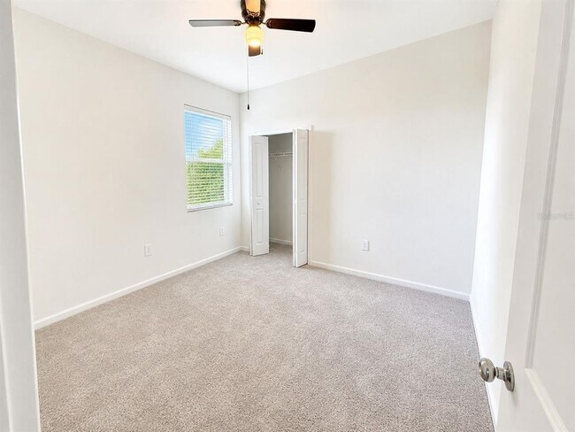 Building Photo - 5201 Green Belt Dr
