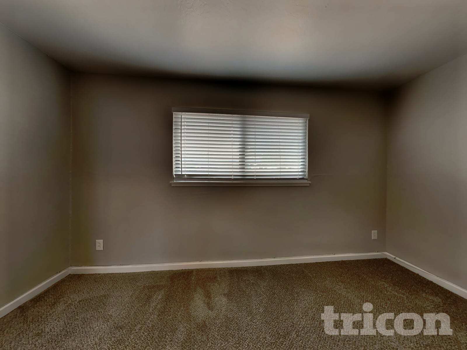 Building Photo - 1613 James St